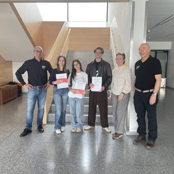 44 Busordner in der Mittelschule Alteglofsheim